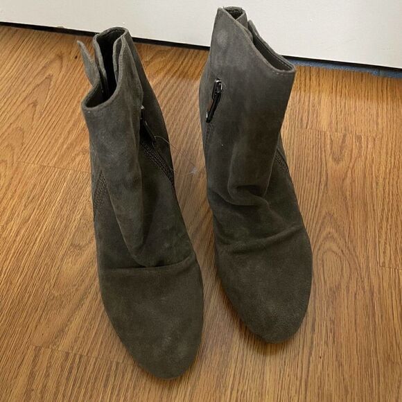 NEW Anthropologie NAYA Fillie Gray suede leather ankle boot size US 9 - Picture 3 of 10